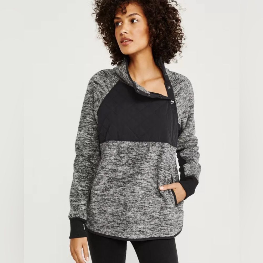 Abercrombie Asymmetrical Fleece Large